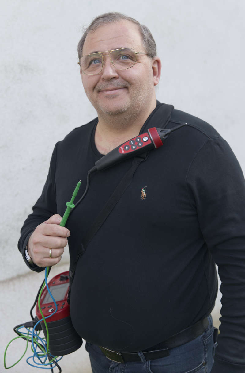 Alles dabei! Roman Roman Kremer Elektriker Notdienst Porträt